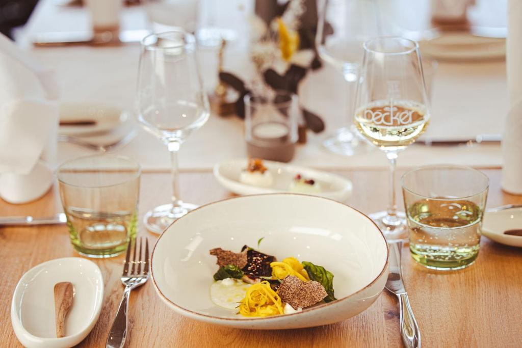 Weinzuhause Hotel-Restaurant-Vinothek Mommenheim Екстер'єр фото