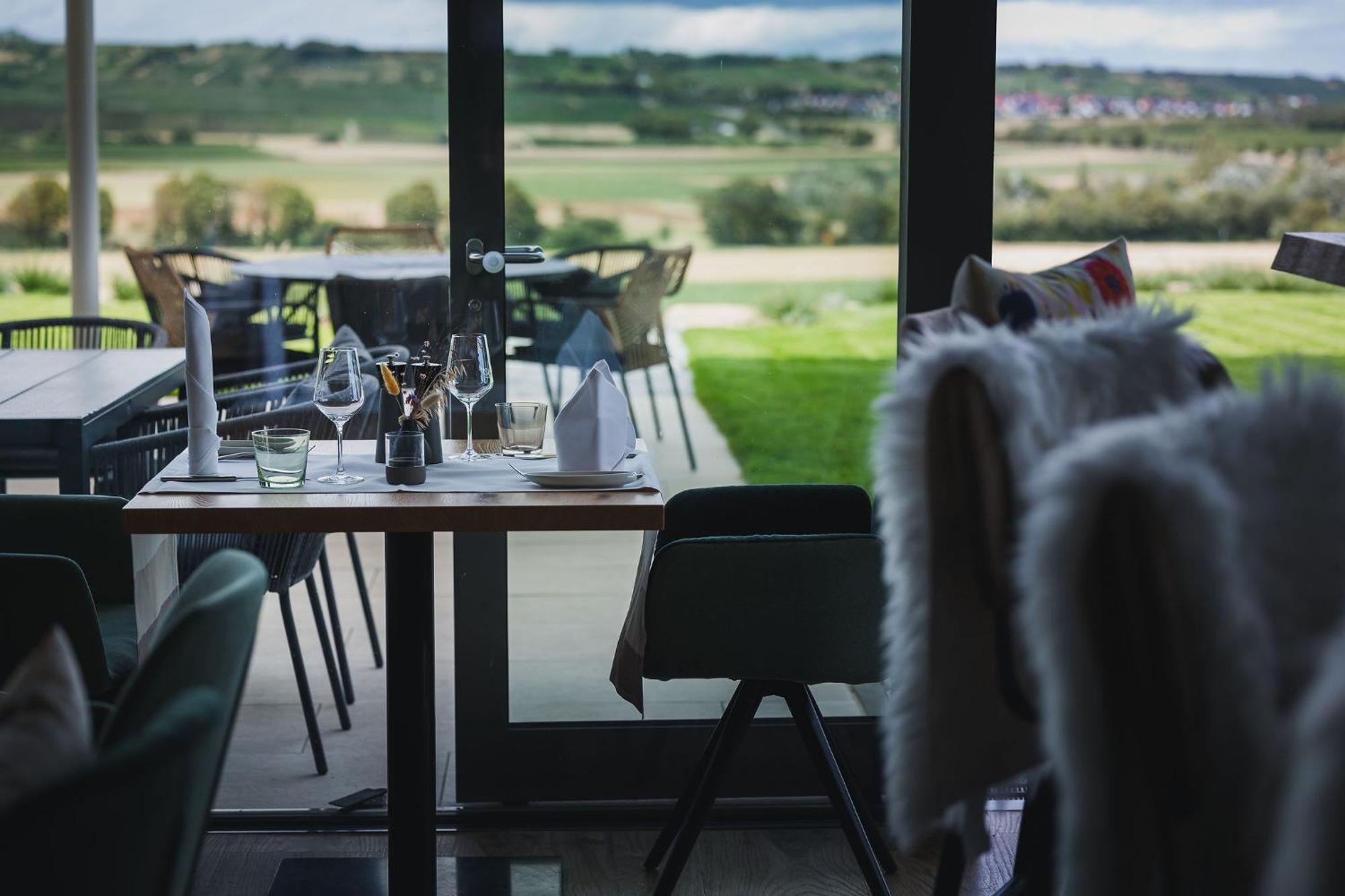 Weinzuhause Hotel-Restaurant-Vinothek Mommenheim Екстер'єр фото