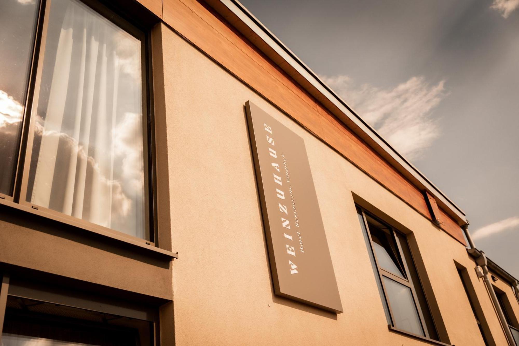 Weinzuhause Hotel-Restaurant-Vinothek Mommenheim Екстер'єр фото
